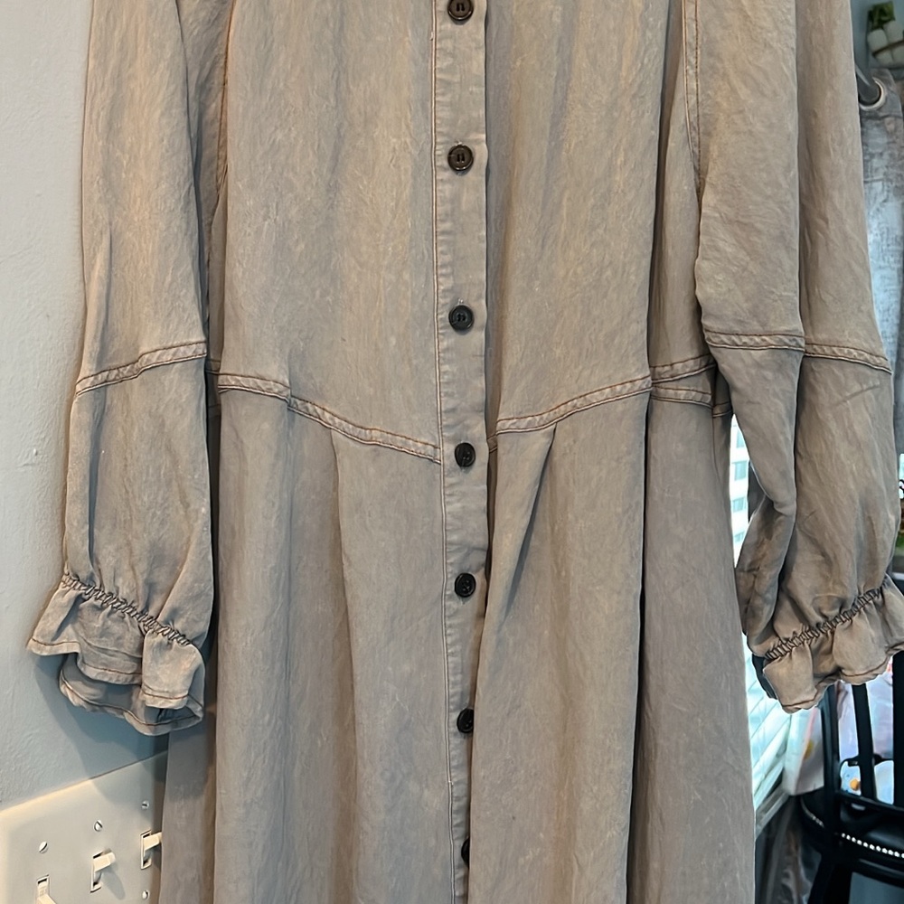 Umgee light blue mineral wash chambray dress size large